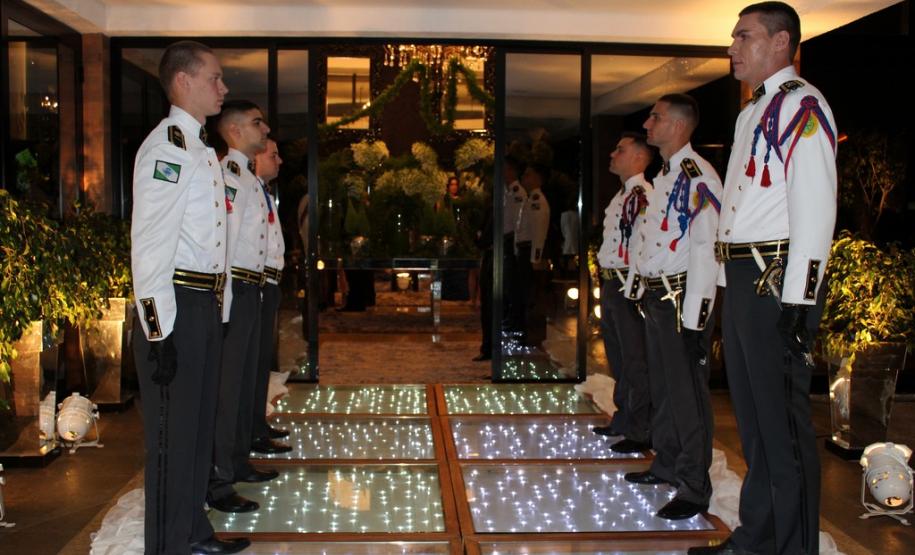 Baile de Pato Branco agita comemorações pelos 164 anos da Polícia Militar no Sudoeste do estado