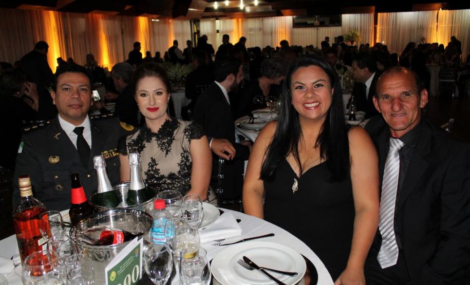 Baile de Pato Branco agita comemorações pelos 164 anos da Polícia Militar no Sudoeste do estado