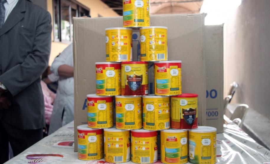 Curitiba, 24 de agosto de 2018 - Entrega de latas de leite banda PMPR.