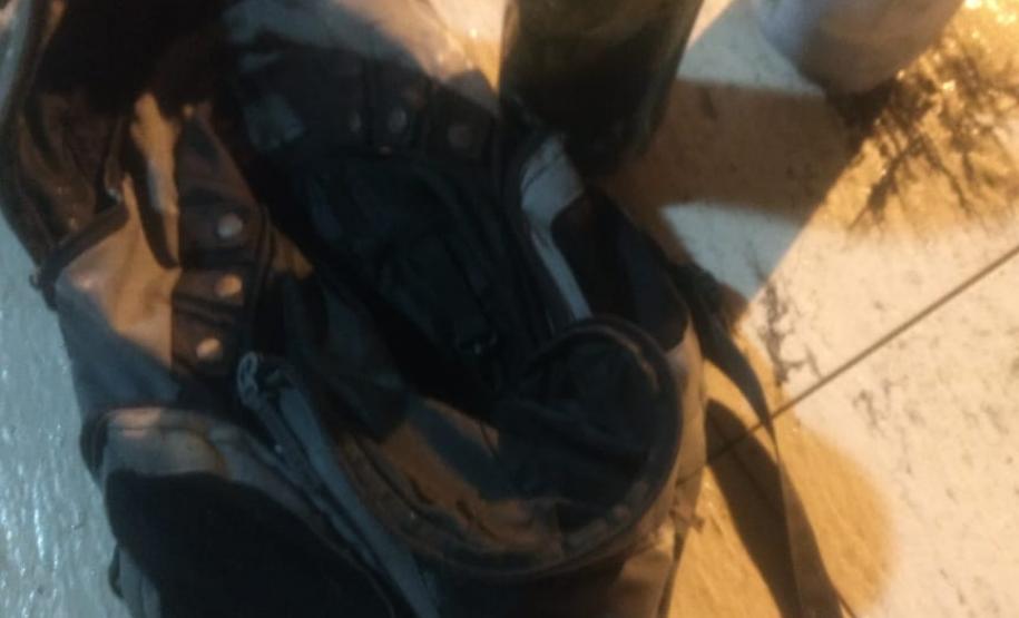 Adolescentes são flagrados pichando muros em Guaratuba (PR) e acabam encaminhados pela PM Adolescentes são flagrados pichando muros em Guaratuba (PR) e acabam encaminhados pela PM