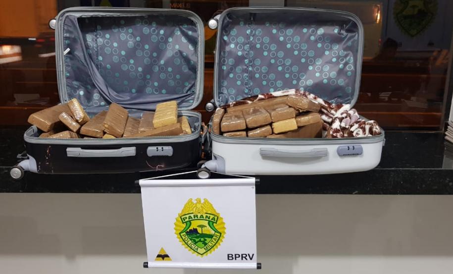 BPRv intercepta bagagem com 25 quilos de maconha em Iporã (PR), no Noroeste do estado BPRv intercepta bagagem com 25 quilos de maconha em Iporã (PR), no Noroeste do estado