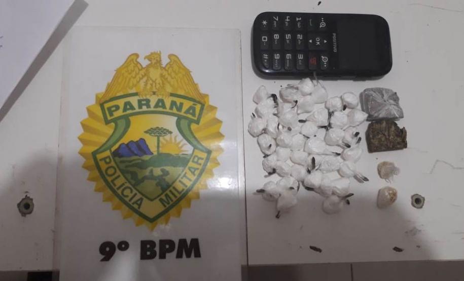 Dupla com drogas é flagrada pela PM na PR 412, em Guaratuba (PR), no Litoral do estado
