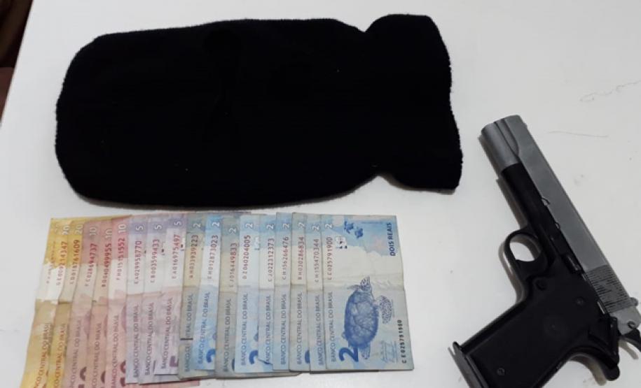 Em ação rápida, homem e adolescente, suspeitos de praticar roubo, são encaminhados pela PM em Guaratuba (PR)