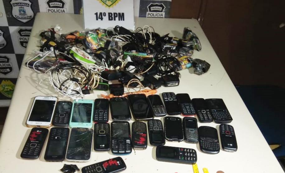 PM percebe movimentação e contém grupo que tentava arremessar objetos para o interior de uma penitenciaria em Foz do Iguaçu (PR)