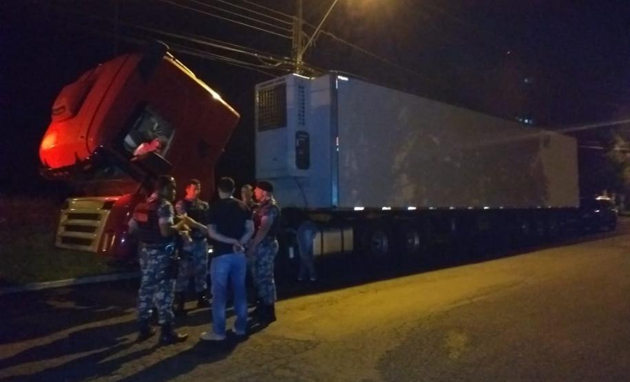 Atuação da PM em Cascavel resulta em três caminhões roubados recuperados durante ocorrências distintas
