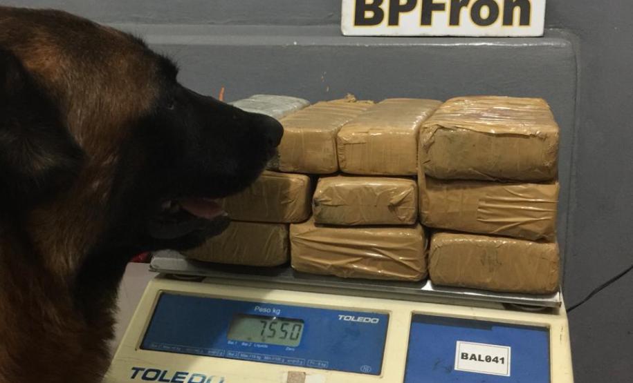 BPFron apreende maconha, arma de fogo e contrabando em diferentes situações no Oeste do estado; três pessoas são presas