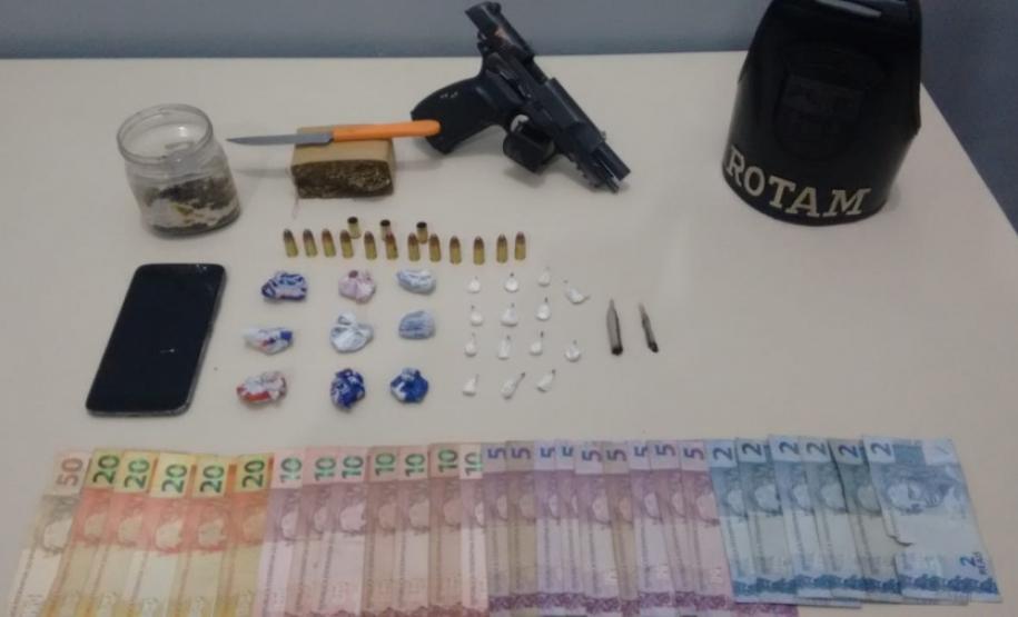 Arma de fogo e drogas são apreendidas na Região Metropolitana de Curitiba (RMC)