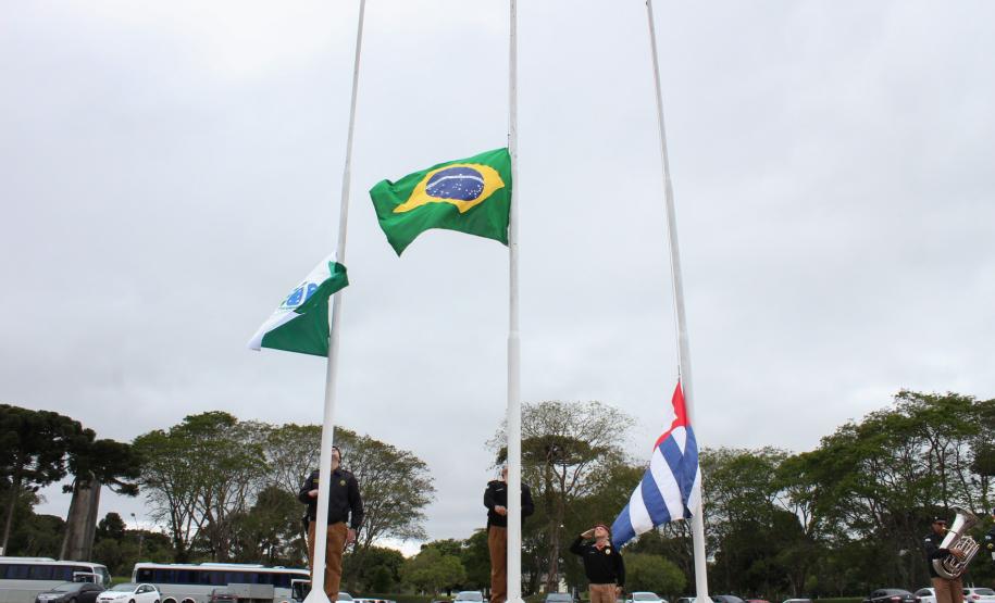 Durante evento, Polícia Militar comemora o Dia da Bandeira Nacional com tradicional queima de bandeiras inservíveis