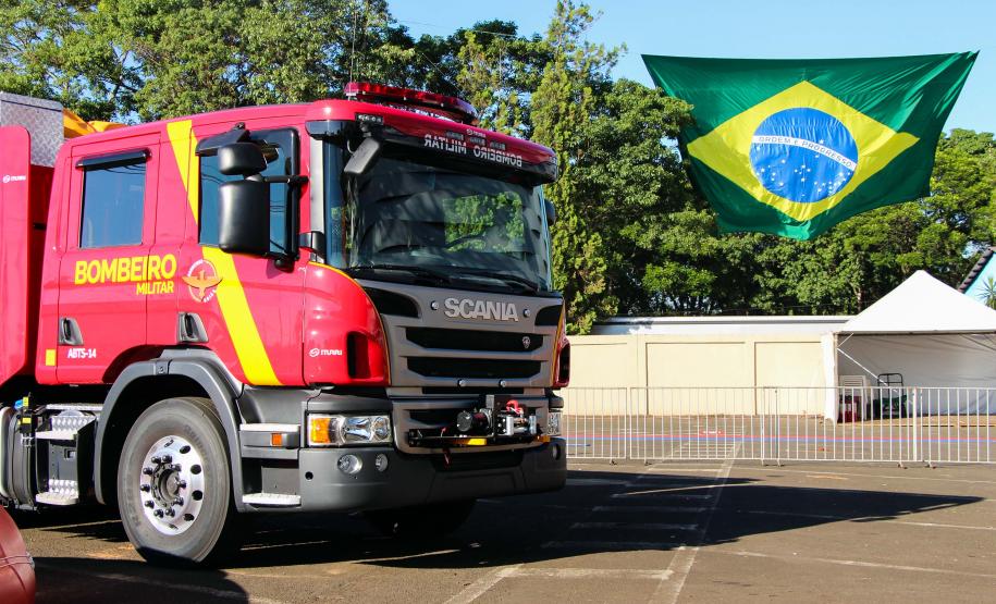 Cerca de 3 mil bombeiros militares de todo o Brasil participam da abertura do XVIII Seminário Nacional de Bombeiros em Foz do Iguaçu, no Paraná Cerca de 3 mil bombeiros militares de todo o Brasil participam da abertura do XVIII Seminário Nacional de Bombeiros em Foz do Iguaçu, no Paraná