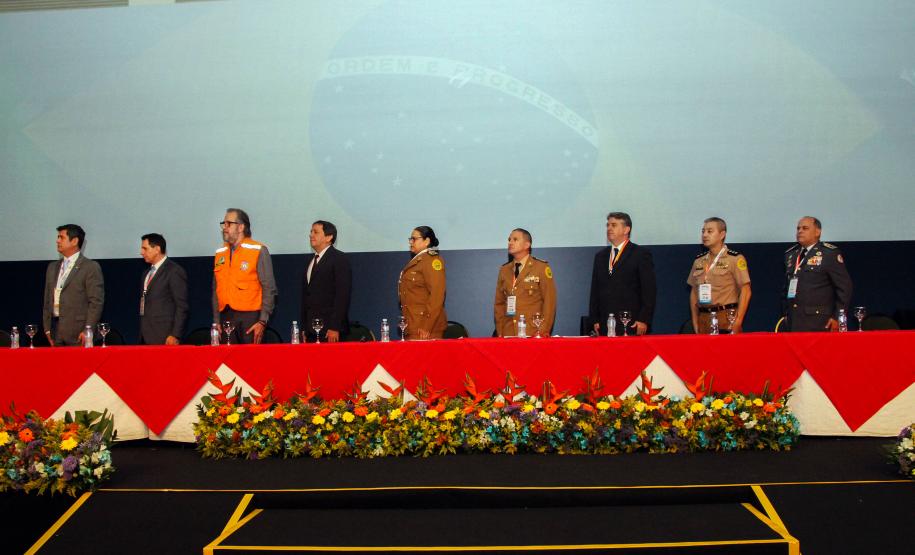 Cerca de 3 mil bombeiros militares de todo o Brasil participam da abertura do XVIII Seminário Nacional de Bombeiros em Foz do Iguaçu, no Paraná Cerca de 3 mil bombeiros militares de todo o Brasil participam da abertura do XVIII Seminário Nacional de Bombeiros em Foz do Iguaçu, no Paraná