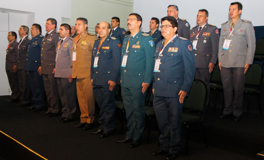 Cerca de 3 mil bombeiros militares de todo o Brasil participam da abertura do XVIII Seminário Nacional de Bombeiros em Foz do Iguaçu, no Paraná Cerca de 3 mil bombeiros militares de todo o Brasil participam da abertura do XVIII Seminário Nacional de Bombeiros em Foz do Iguaçu, no Paraná