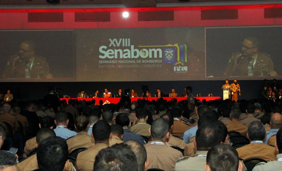 Cerca de 3 mil bombeiros militares de todo o Brasil participam da abertura do XVIII Seminário Nacional de Bombeiros em Foz do Iguaçu, no Paraná Cerca de 3 mil bombeiros militares de todo o Brasil participam da abertura do XVIII Seminário Nacional de Bombeiros em Foz do Iguaçu, no Paraná