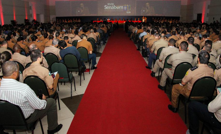 Cerca de 3 mil bombeiros militares de todo o Brasil participam da abertura do XVIII Seminário Nacional de Bombeiros em Foz do Iguaçu, no Paraná Cerca de 3 mil bombeiros militares de todo o Brasil participam da abertura do XVIII Seminário Nacional de Bombeiros em Foz do Iguaçu, no Paraná