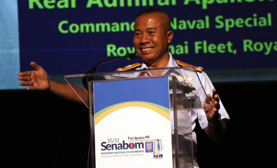 Contra-Almirante tailandês participa do XVIII SENABOM