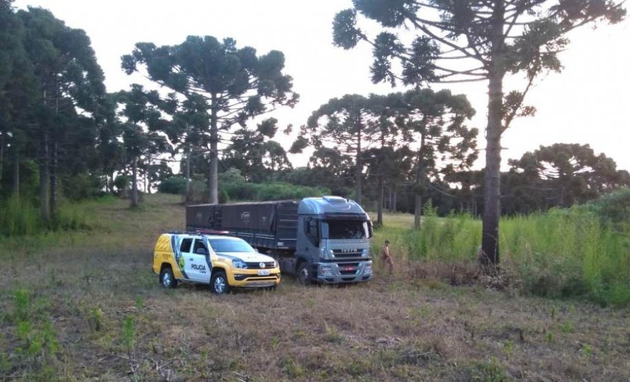 Carga de cigarros contrabandeados e maconha é apreendida pela PM no Sudoeste do estado