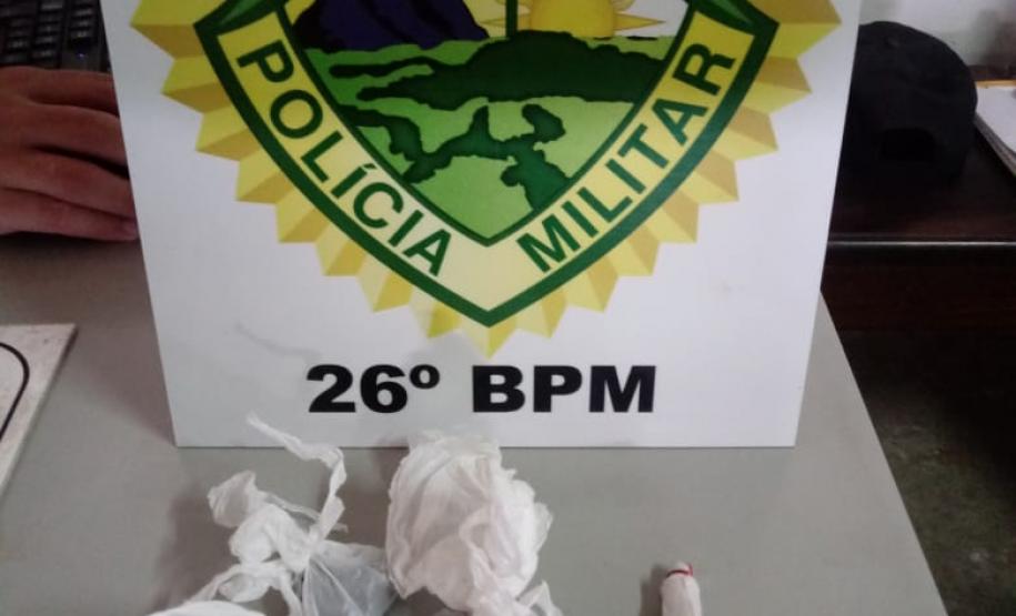 Adolescente é encaminhado pela PM após ser flagrado com drogas em Telêmaco Borba (PR) Adolescente é encaminhado pela PM após ser flagrado com drogas em Telêmaco Borba (PR)