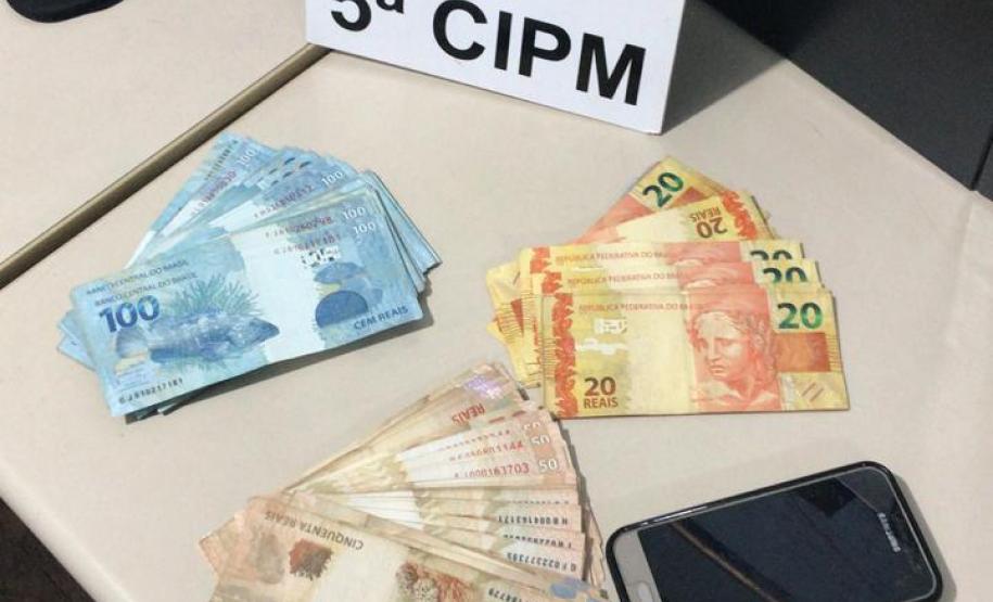 Pertences levados durante roubo são recuperados pela PM de Terra Boa (PR); suspeito é preso