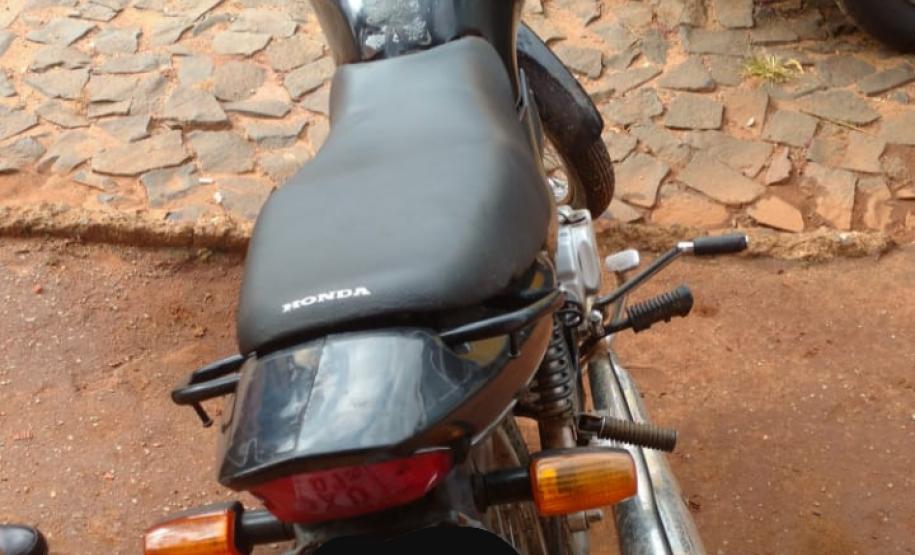 Motocicleta é recuperada pela Polícia Militar em Curiúva (PR), nos Campos Gerais