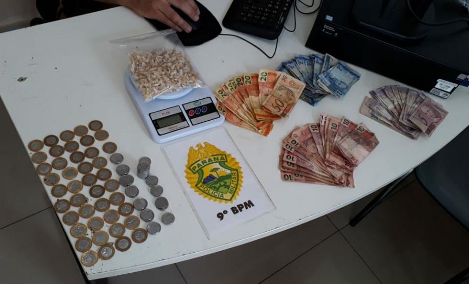 Mais de 500 pedras de crack são apreendidas com adolescente em Guaratuba (PR) Mais de 500 pedras de crack são apreendidas com adolescente em Guaratuba (PR)