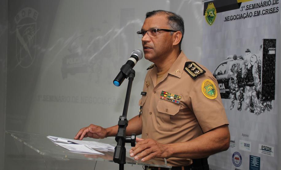 Curitiba, 30 de novembro de 2018, Negociação em Crises