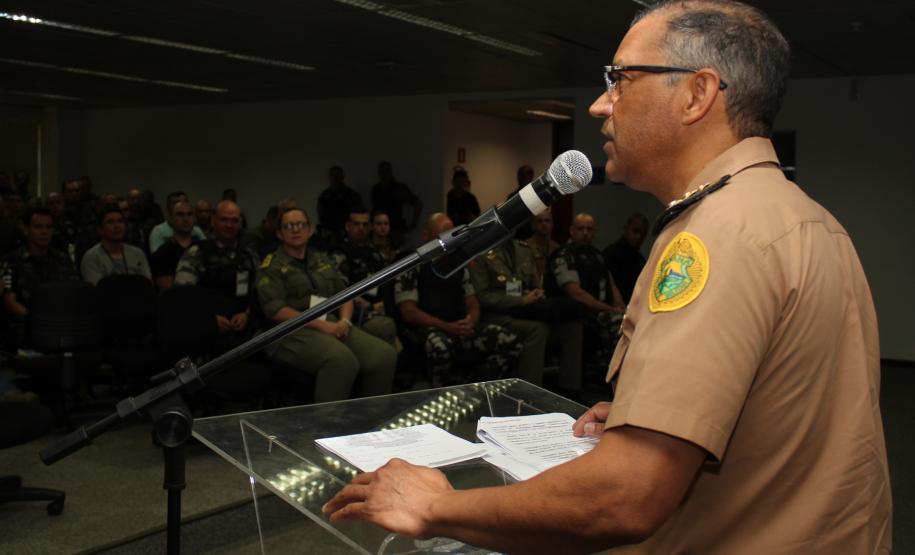Curitiba, 30 de novembro de 2018, Negociação em Crises