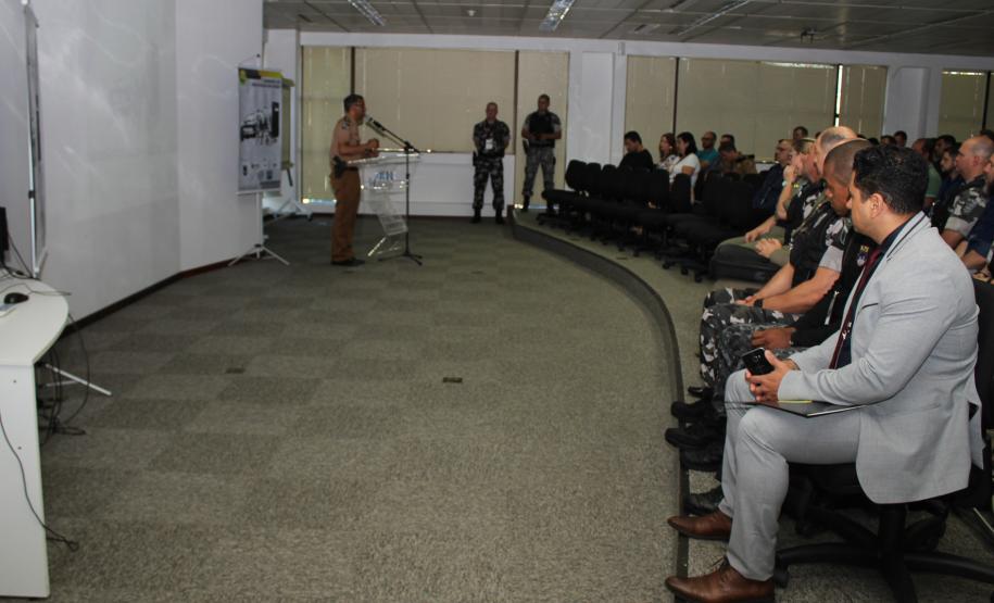 Curitiba, 30 de novembro de 2018, Negociação em Crises