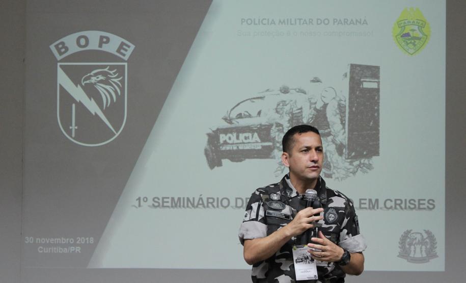 Curitiba, 30 de novembro de 2018, Negociação em Crises