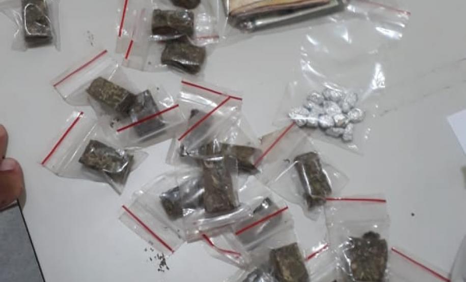 Jovem tenta esconder entorpecentes, mas é preso por tráfico de drogas em Cambé (PR)