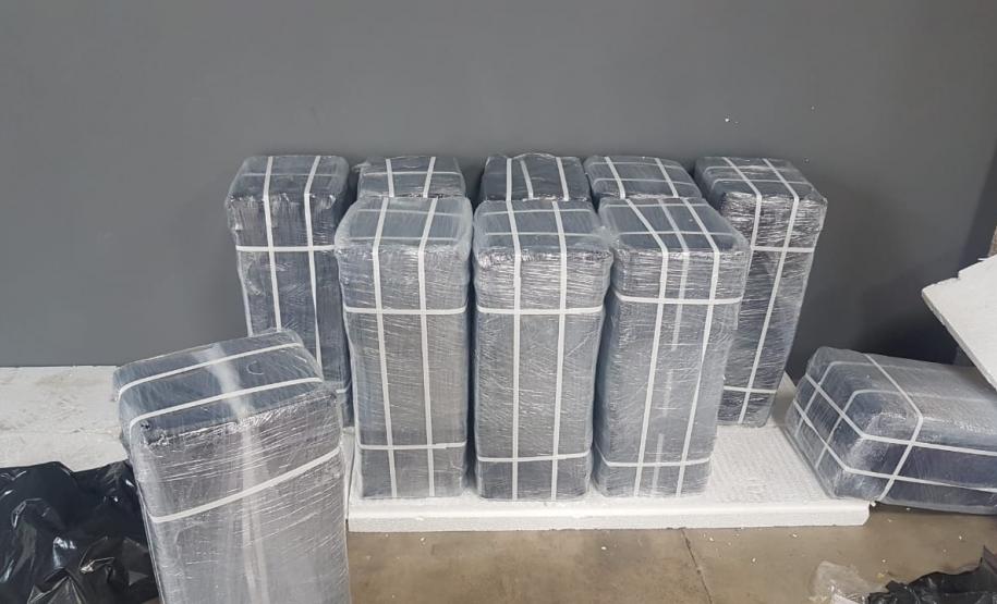 BOPE apreende 1,2 tonelada de cocaína que se fosse vendida no exterior renderia cerca de 60 milhões BOPE apreende 1,2 tonelada de cocaína que se fosse vendida no exterior renderia cerca de 60 milhões