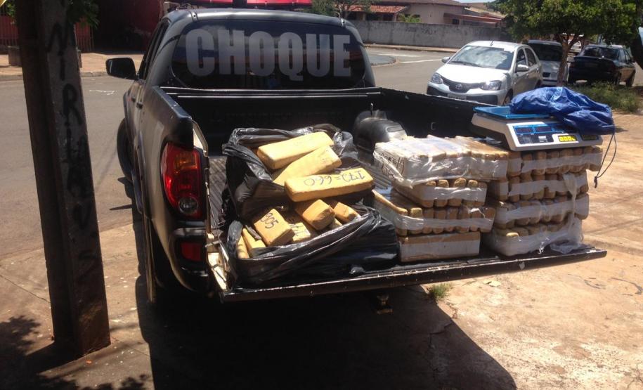 Denúncia leva PM a apreender mais de 80 quilos de maconha em Londrina (PR)