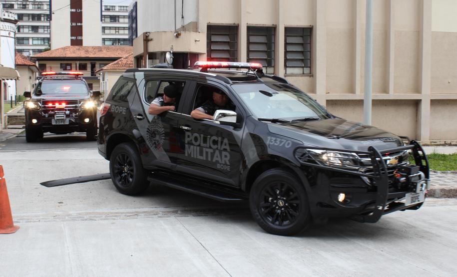 Em 24 horas, BOPE retira das ruas quase 2 toneladas de drogas com uso de novas viaturas trailblazers Em 24 horas, BOPE retira das ruas quase 2 toneladas de drogas com uso de novas viaturas trailblazers