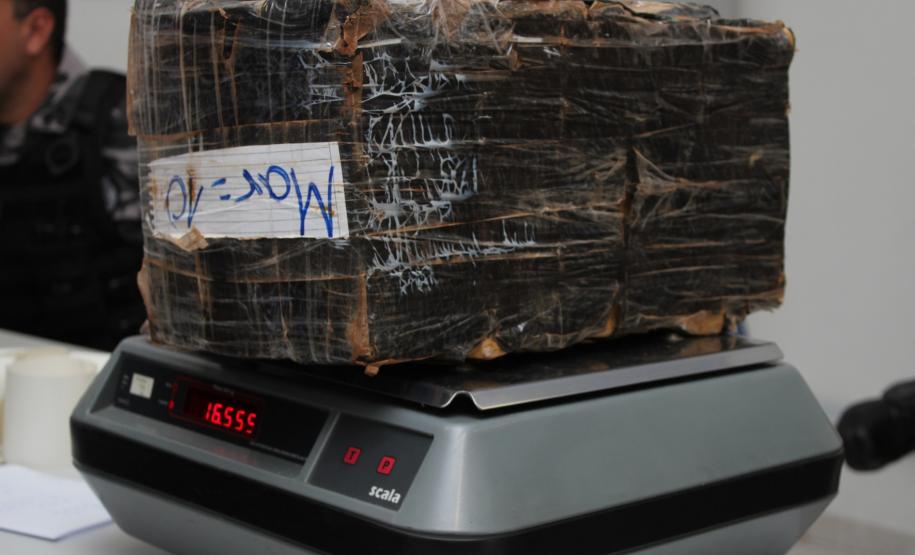 Em 24 horas, BOPE retira das ruas quase 2 toneladas de drogas com uso de novas viaturas trailblazers Em 24 horas, BOPE retira das ruas quase 2 toneladas de drogas com uso de novas viaturas trailblazers