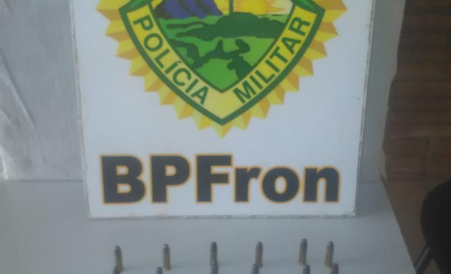 BPFron apreende cerca de 300 quilos de veneno agrícola contrabandeado, munições e recupera um veículo durante ações distintas no Oeste do estado BPFron apreende cerca de 300 quilos de veneno agrícola contrabandeado, munições e recupera um veículo durante ações distintas no Oeste do estado