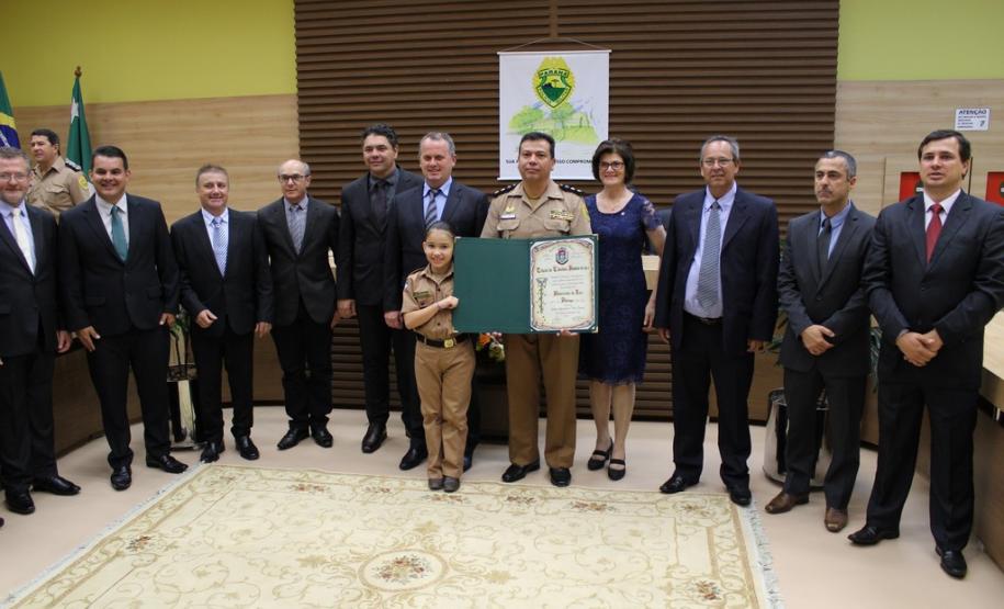 Vereadores de Pato Branco concedem ao tenente-coronel Dolenga o título de cidadão honorário