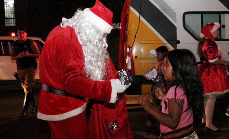 Curitiba, 10 de dezembro de 2018.  Entrega de presentes de Natal - BPTRAN- RPMON