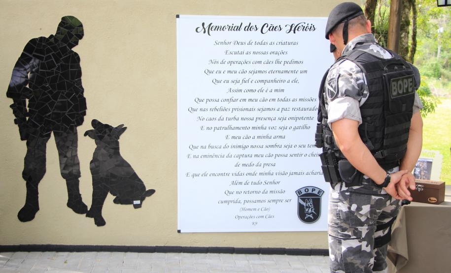 Colombo, 13 de dezembro de 2018,  Inauguração Memorial para Cães