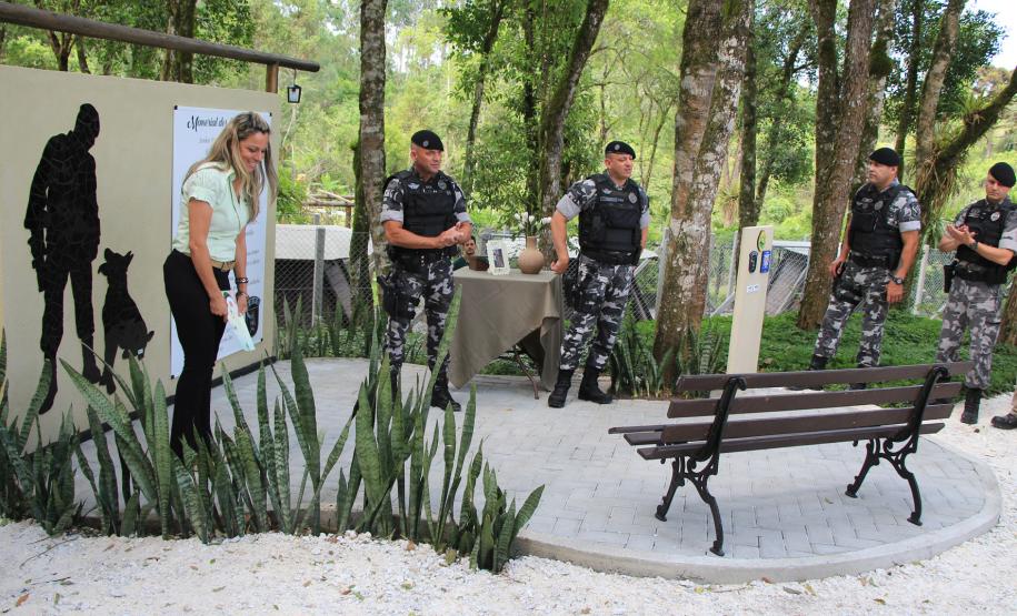 Colombo, 13 de dezembro de 2018,  Inauguração Memorial para Cães