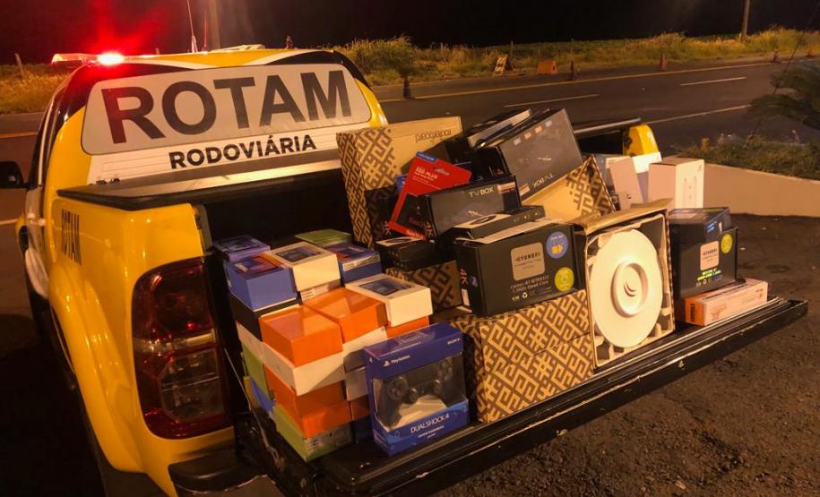 Veículo com materiais contrabandeados é apreendido em Perobal, no Noroeste do Estado