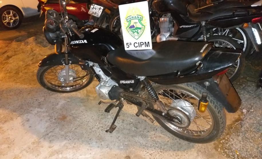 PM recupera motocicleta e prende dois homens em Cianorte, no Noroeste do estado