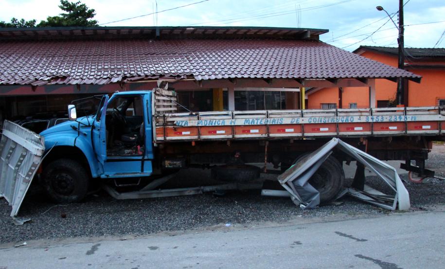 Matinhos, 23 de dezembro de 2018. Flagrante de Furto de Caminhão
