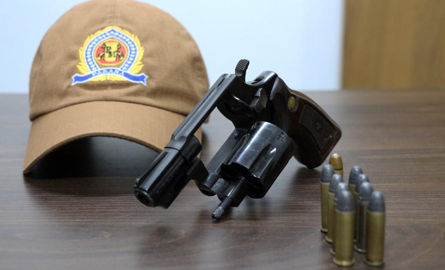 Arma de fogo com numeração raspada é apreendida pela Polícia Militar em Matinhos Arma de fogo com numeração raspada é apreendida pela Polícia Militar em Matinhos