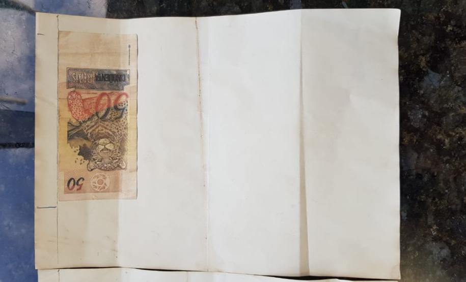 Impressora com notas falsas são apreendidas pelo BPRv em Guaratuba (PR); um casal é encaminhado Impressora com notas falsas são apreendidas pelo BPRv em Guaratuba (PR); um casal é encaminhado