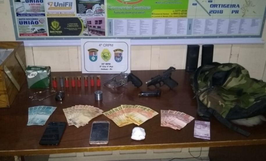 Em Imbaú, PM recupera veículo roubado, apreende armas, drogas e encaminha dois rapazes
