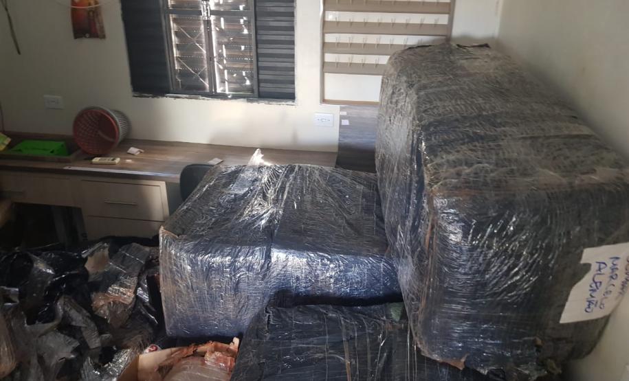 Contrabandos são apreendidos em depósito por policiais militares do BPFron no Oeste do estado