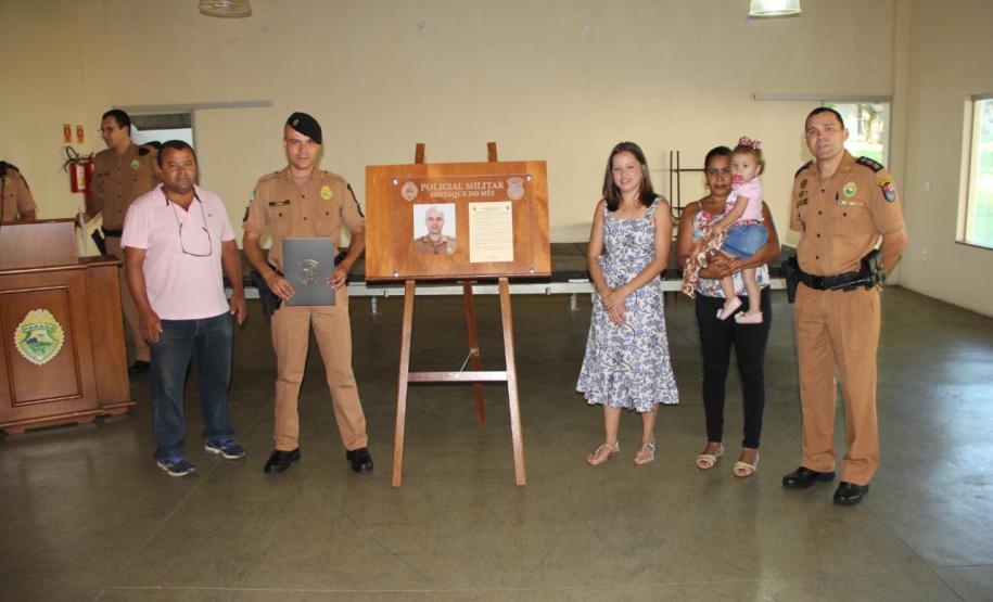 Soldado da PM é homenageado após salvar criança engasgada no Norte do estado