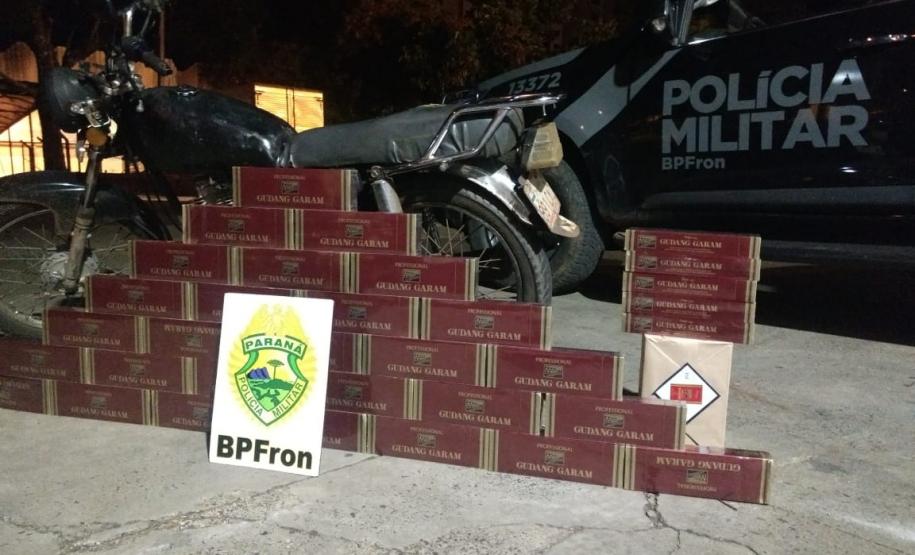 Homem é preso transportando 44 pacotes de cigarros contrabandeados no Oeste do estado
