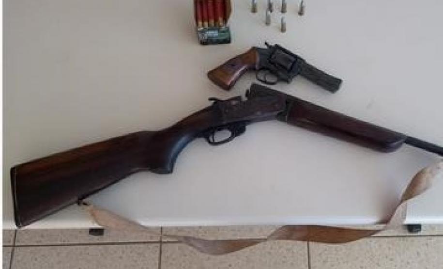 Duas mulheres são presas, um veículo é recuperado e pés de maconha são apreendidos pela PM no Sudoeste do estado