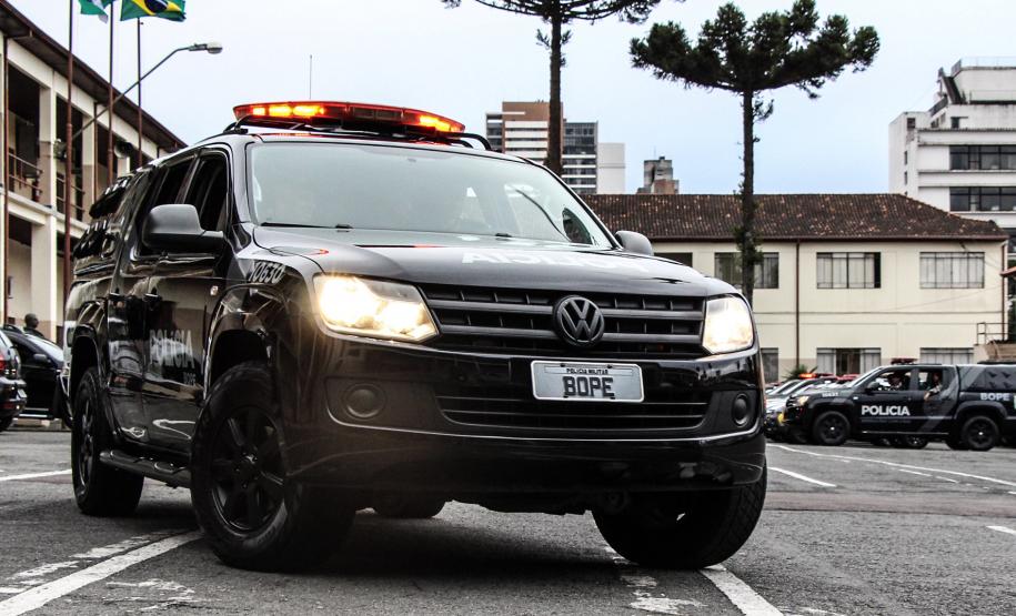 Trio arromba cofre de banco e na saída é abordado pelo BOPE em São José dos Pinhais; mais de R$ 400 mil é recuperado