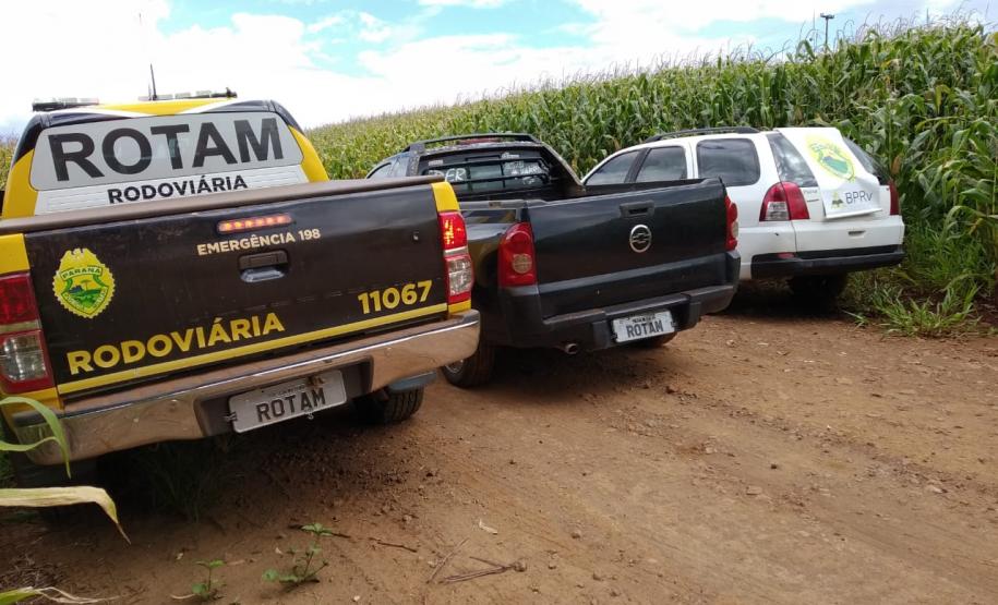 Veículos que teriam sido utilizados para contrabando são recuperados pelo BPRv em Cascavel, no Oeste do estado