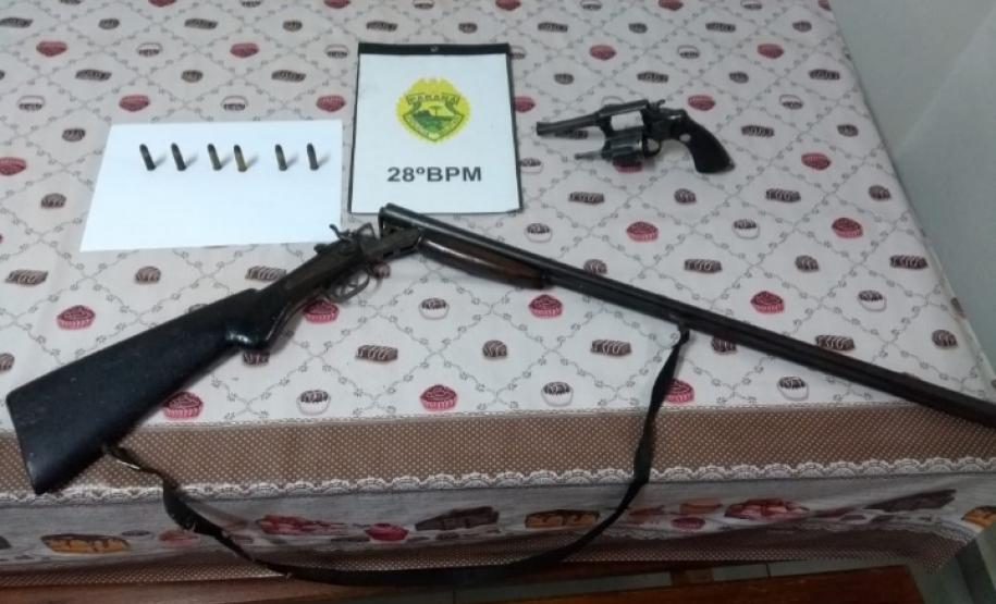 Carga de polipropileno, avaliada em R$ 400 mil, é recuperada pela PM na Lapa (PR)